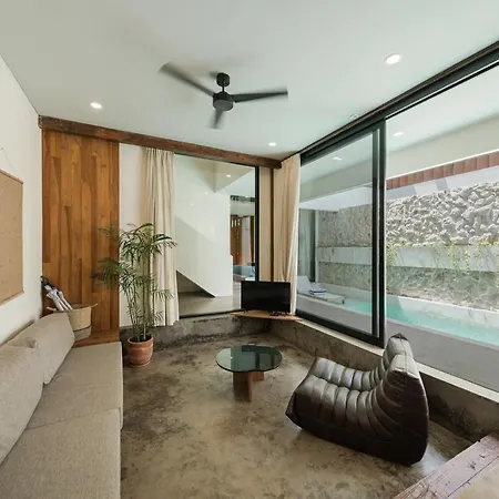 Villa Kiri - Modern 2Br Hideaway Rooftop & Private Pool